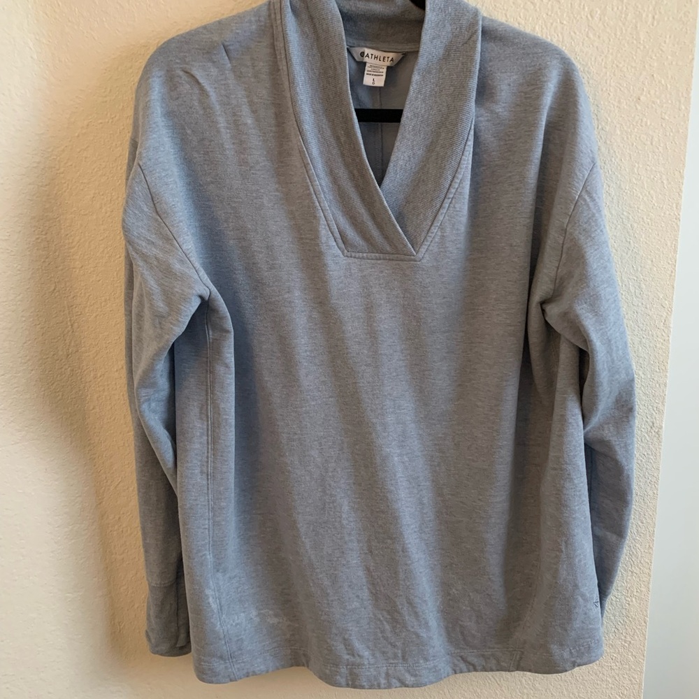 Athleta Clarity V-Neck Top. Size L pullover. Flaw. Read.